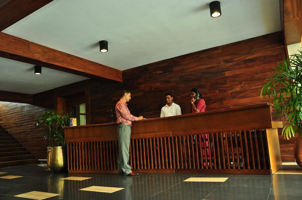 The Sovereign Hotel Colombo Exterior photo