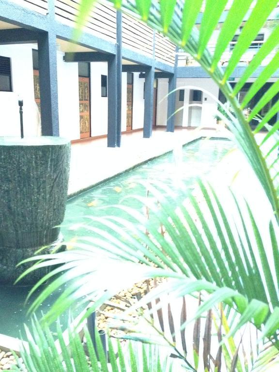 The Sovereign Hotel Colombo Exterior photo